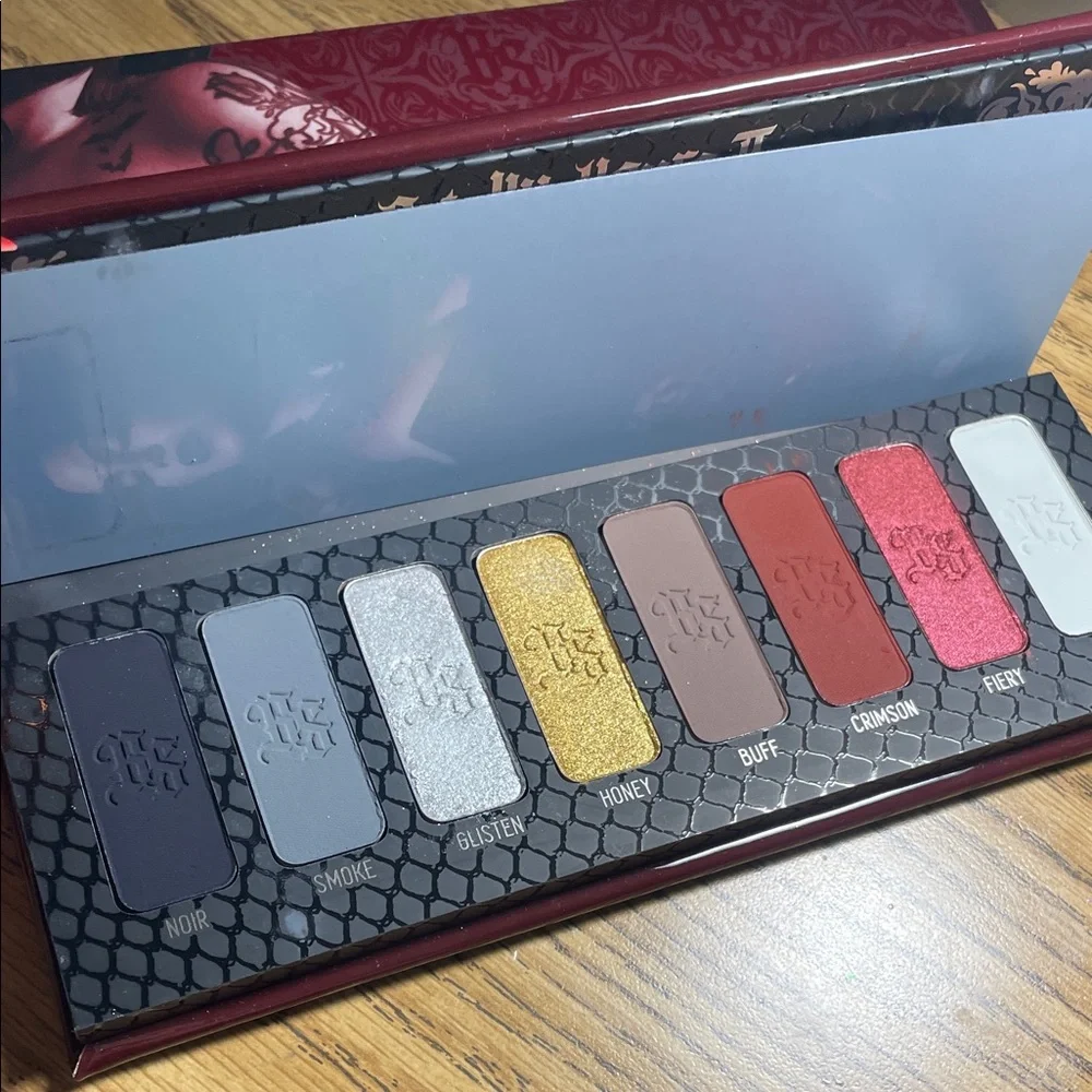 Melt x Bailey Sarian eyeshadow palette - Picture 1 of 6
